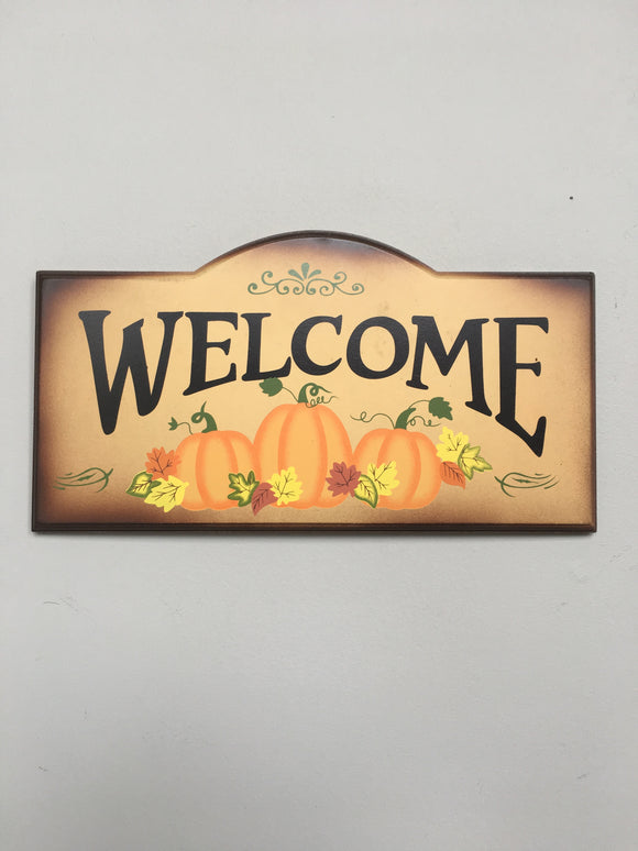 Harvest Wooden Welcome Sign With Pumpkins